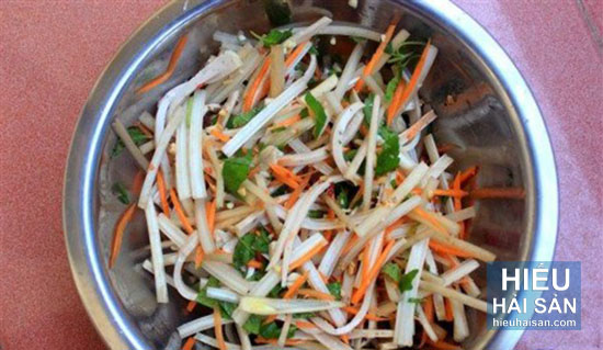 gỏi thịt cua chua ngọt