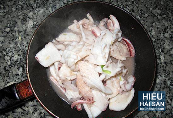 mực ống nộm hoa chuối