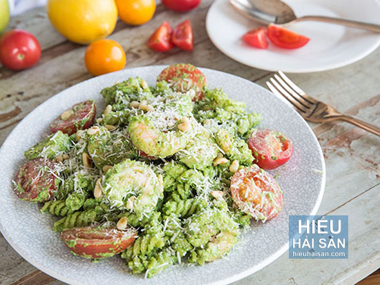 salad tôm càng xanh sốt pestro