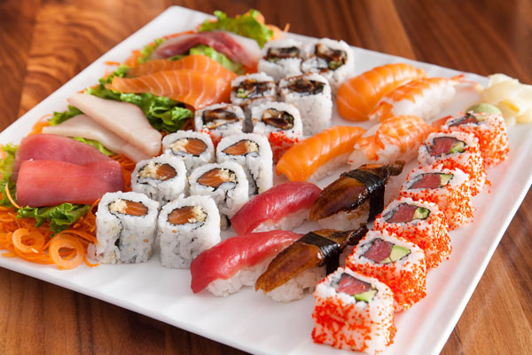Sushi và sashimi có giống nhau không