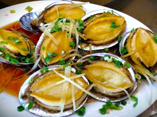 Bào Ngư Hấp Gừng – Món Hải Sản Thanh Nhẹ Dễ Làm